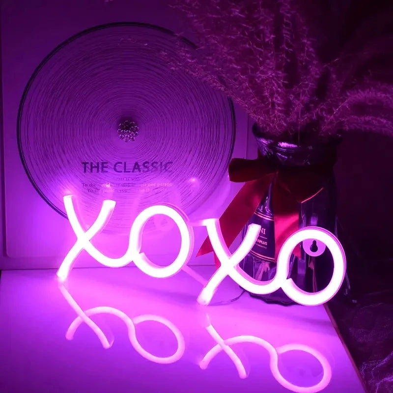 "XOXO" Neon Sign