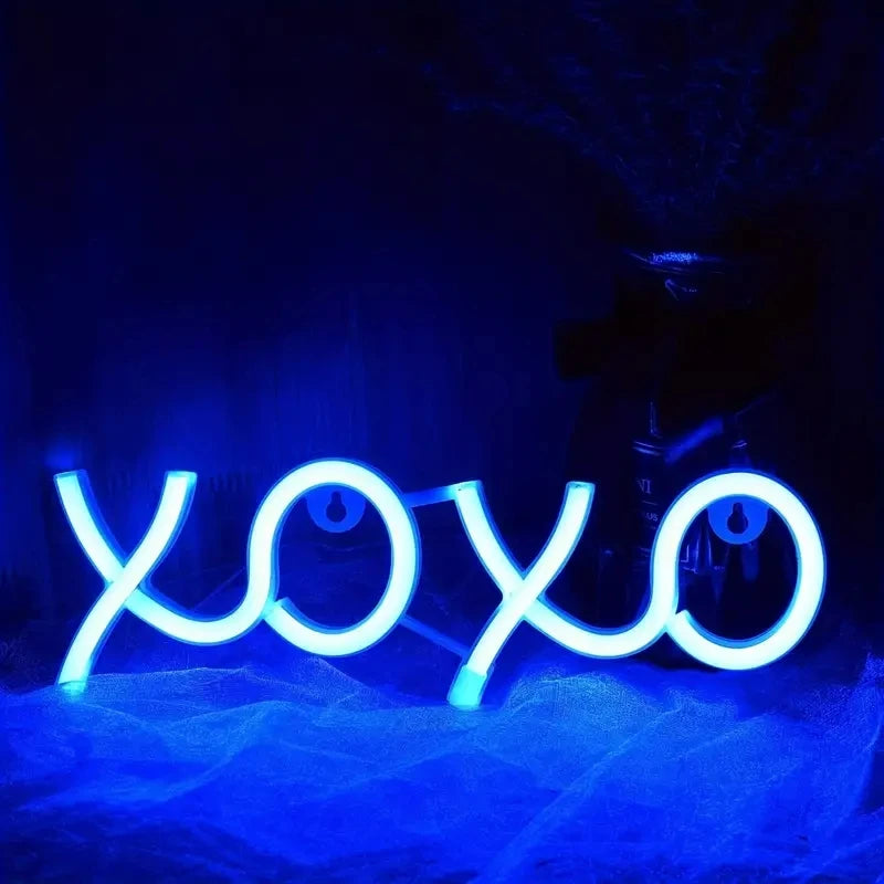 "XOXO" Neon Sign